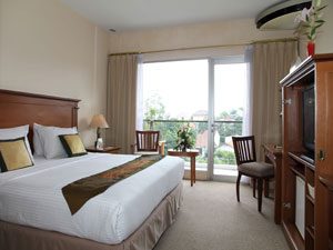 Boutique-Village-View